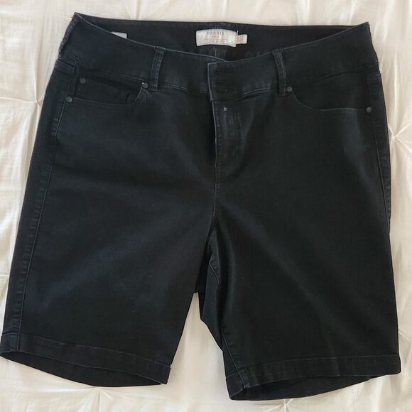 Torrid black denim shorts, sz 24 - Picture 1 of 4